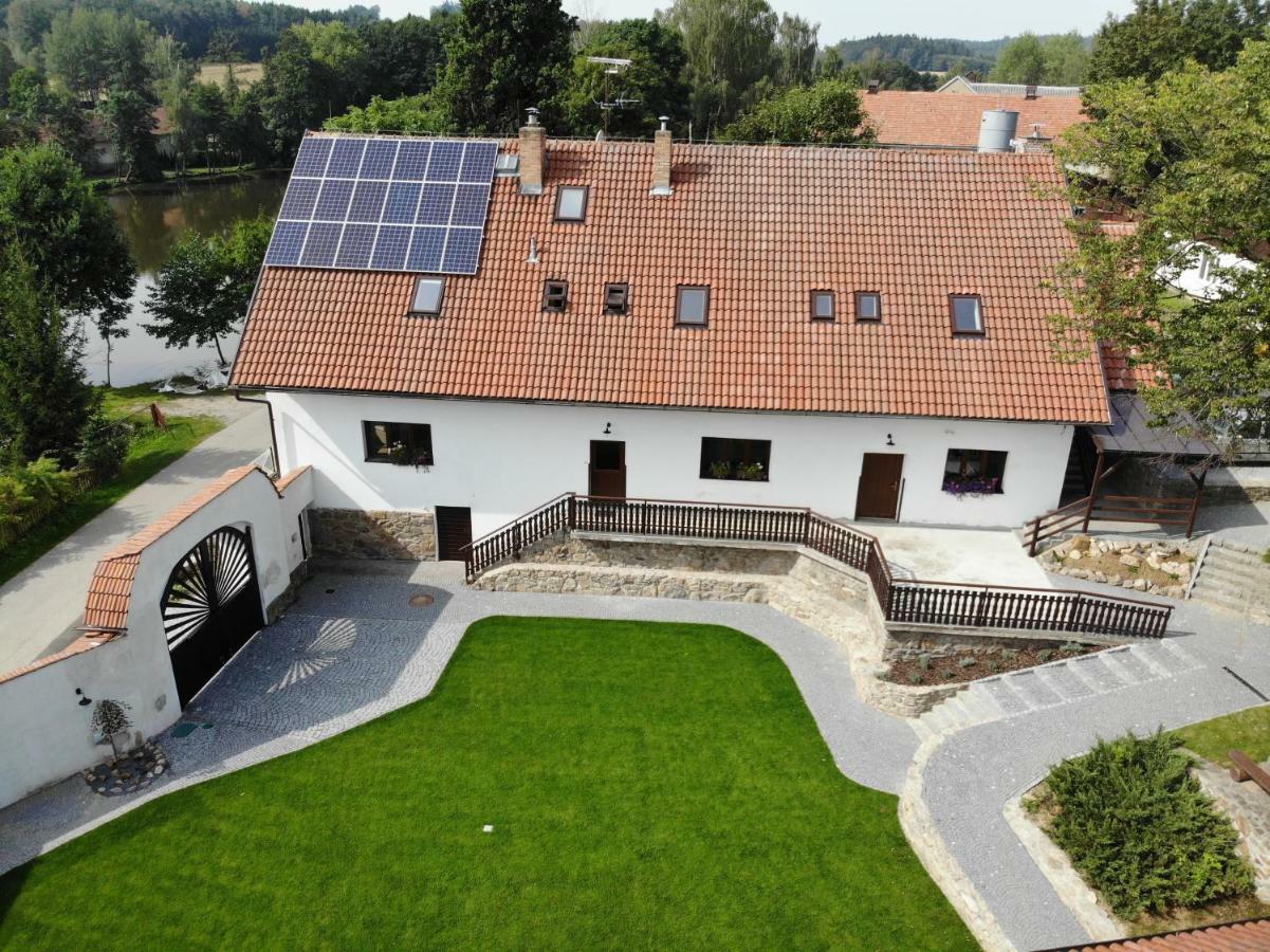Hotel Statek Cesky Dvur Postupice Exterior foto